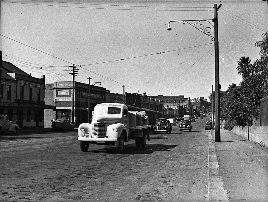 Truck on Parramatta Road at the Richmond Hotel, Camperdown — photograph, from Parramatta Road, 1946