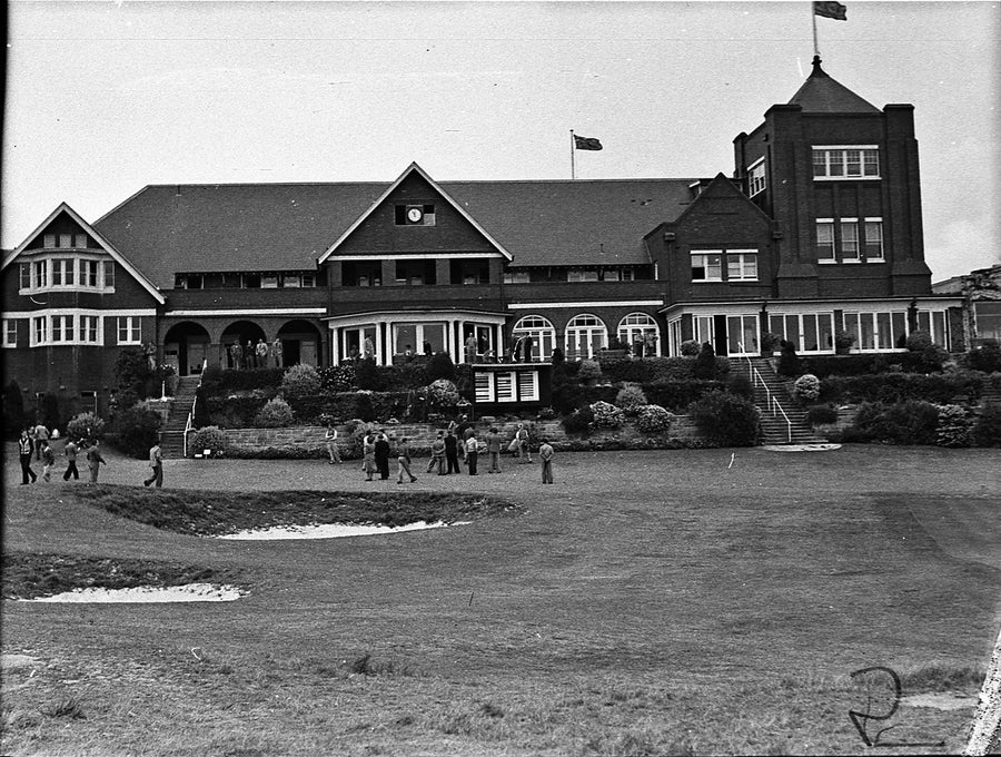Royal Sydney Golf Club clubhouse during the 1946 championship — photograph, from Royal Sydney Golf Club