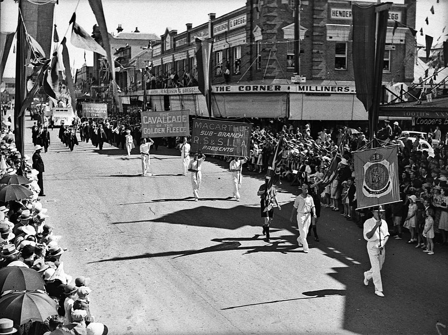 Cavalcade of the Golden Fleece procession through Parramatta — photograph, from Parramatta, 1938