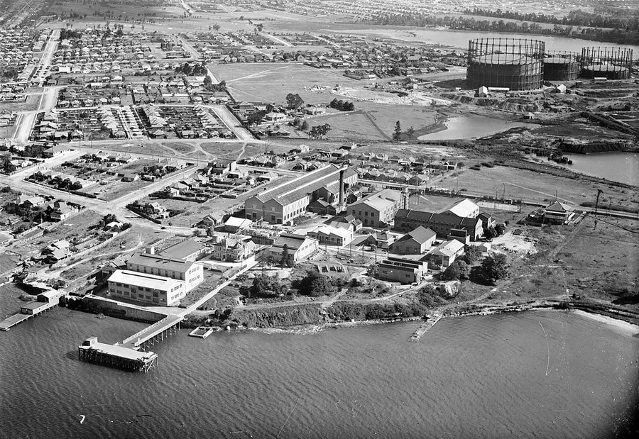 B.A.L.M. paints works on the Parramatta River at Cabarita, from the air — photograph, from Cabarita, after 1935