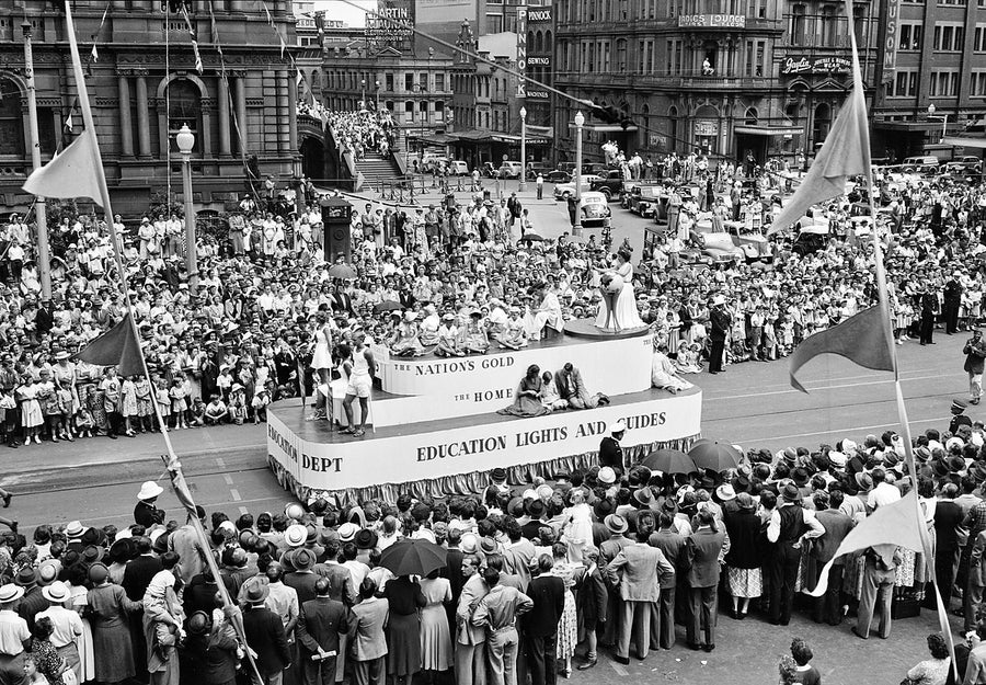 Education Department float in the Commonwealth Golden Jubilee procession, Sydney — photograph, from Sydney Town Hall, 1951