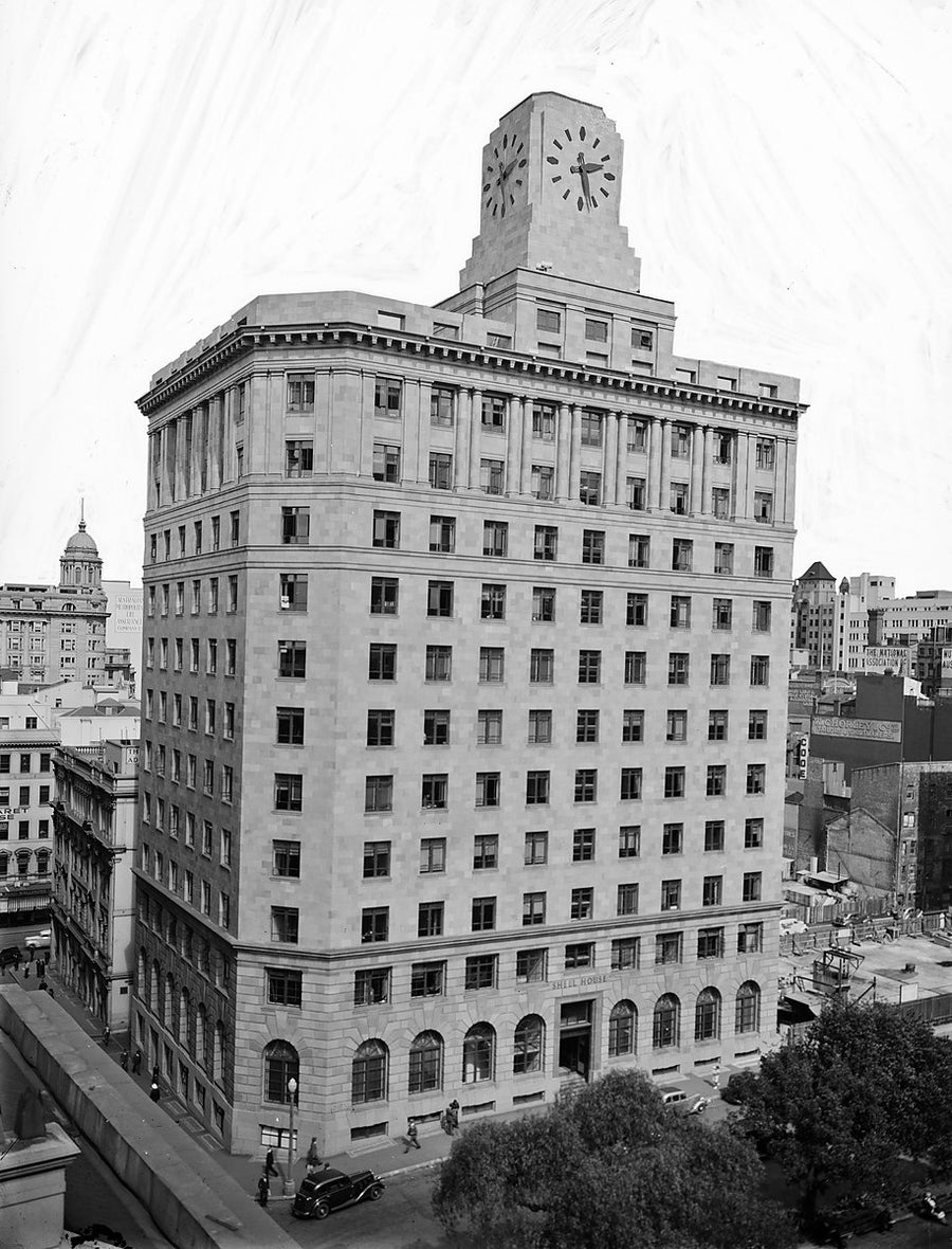 Shell House, Sydney, with its rooftop clock tower — photograph, c. 1924–27