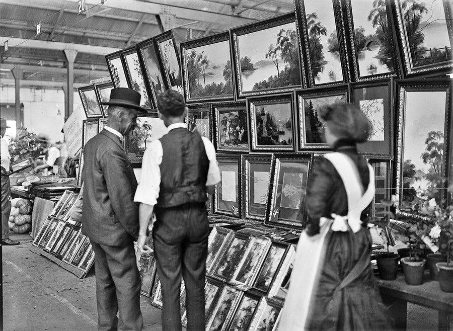 Framed-picture stall, City Markets, Hay Street, Sydney — photograph, from Paddy's Markets, c. 1911–16