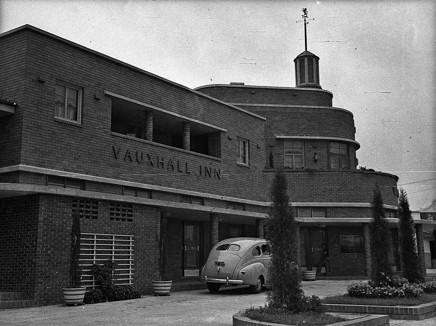 Vauxhall Inn, Parramatta Road, Granville — photograph, from Vauxhall Inn, 1939