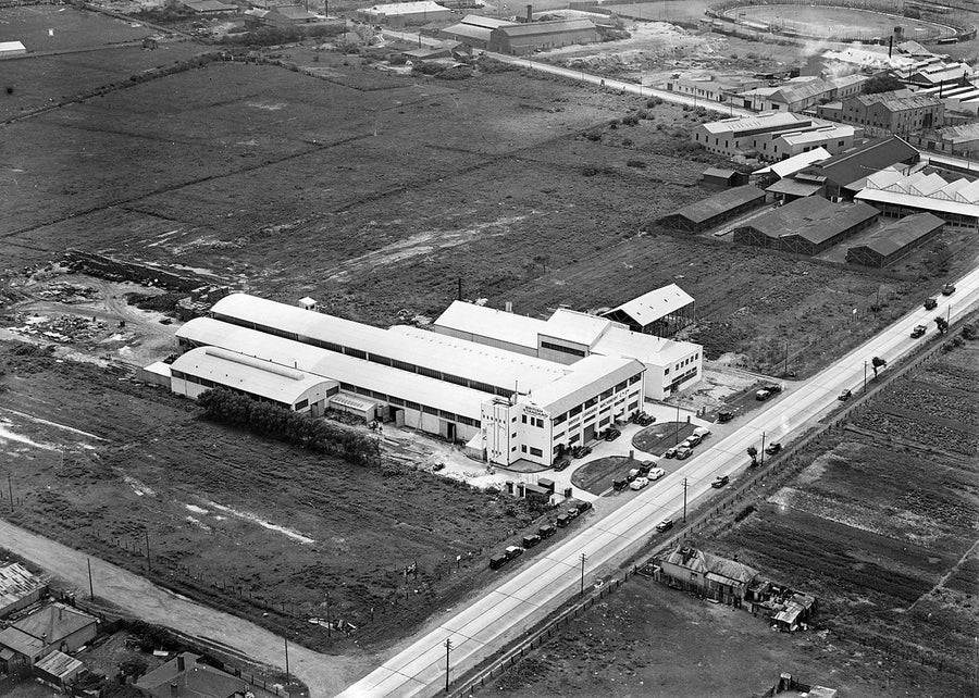 British Standard Machinery works, Waterloo — photograph, from Waterloo, 1930–50