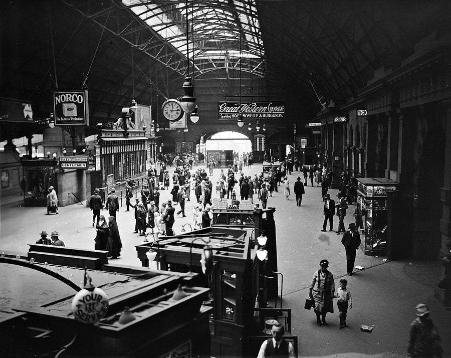 Central Railway Station concourse, Sydney — photograph, from Haymarket, c. 1927–29