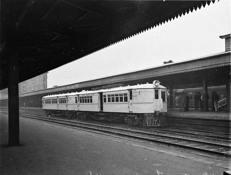 Rail Motor No. 38 and Trailer No. 81 at Central Station, Sydney — photograph, from Central Station, 1934