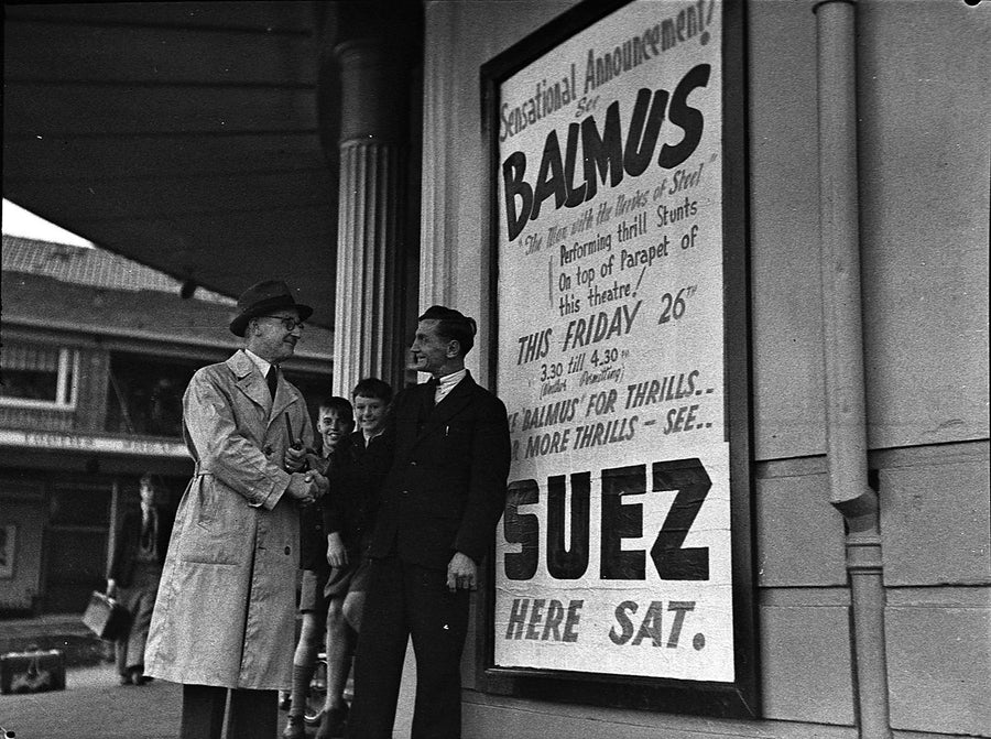 Balmus hoarding at the Clovelly Theatre — photograph, from Clovelly, 1939