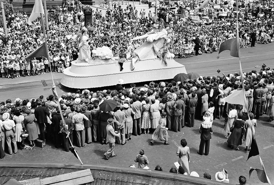 Butchers' association float in the Commonwealth Golden Jubilee procession, Sydney — photograph, from Sydney Town Hall, 1951