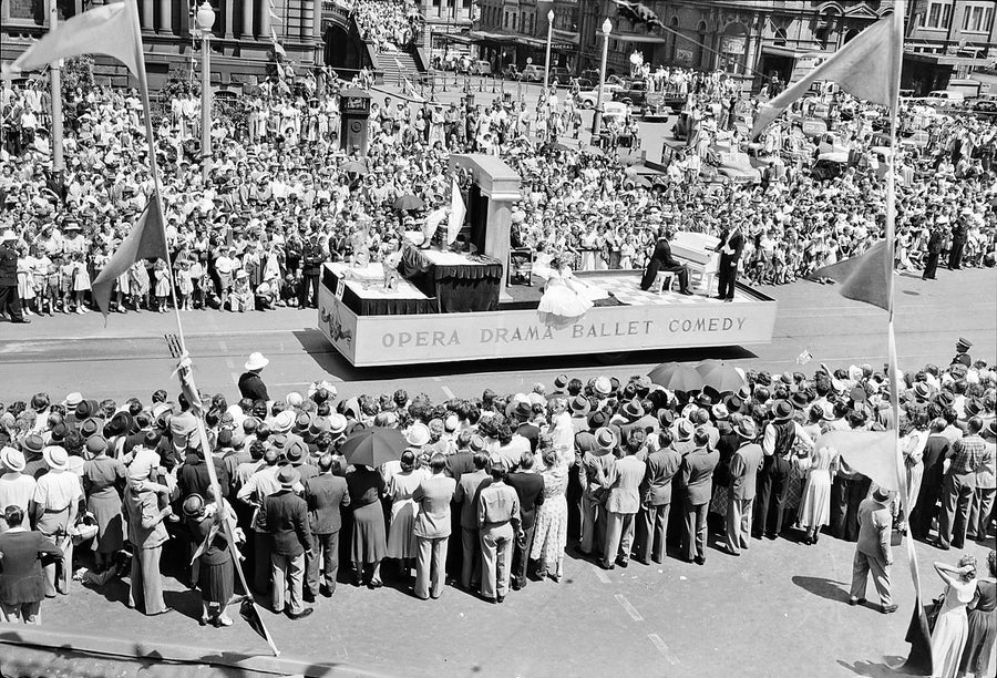 "Opera Drama Ballet Comedy" float, Commonwealth Jubilee procession — photograph, from Sydney Town Hall, 1951