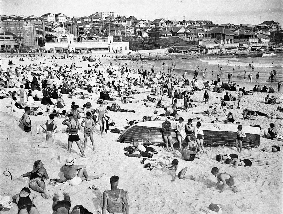 Bathers fill the sand at North Bondi Beach — photograph, from Bondi Beach, 1932