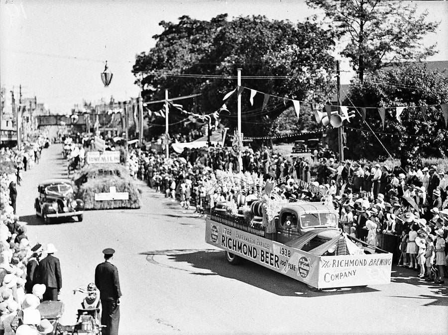Richmond Brewing Company float, Parramatta sesquicentenary procession — photograph, from Parramatta, 1938