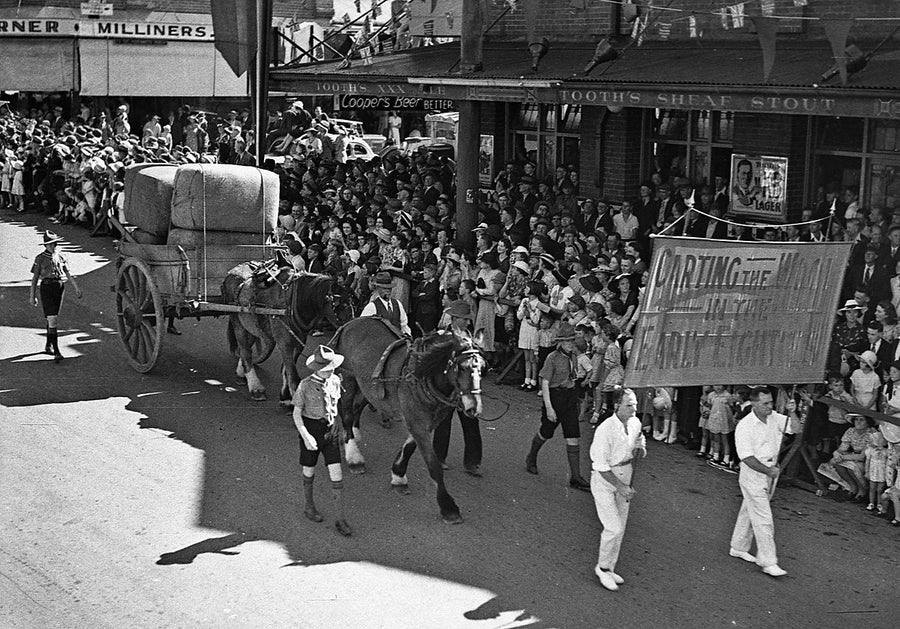 "Carting the Wool" float in the Sesquicentenary procession, Parramatta — photograph, from Parramatta, 1938