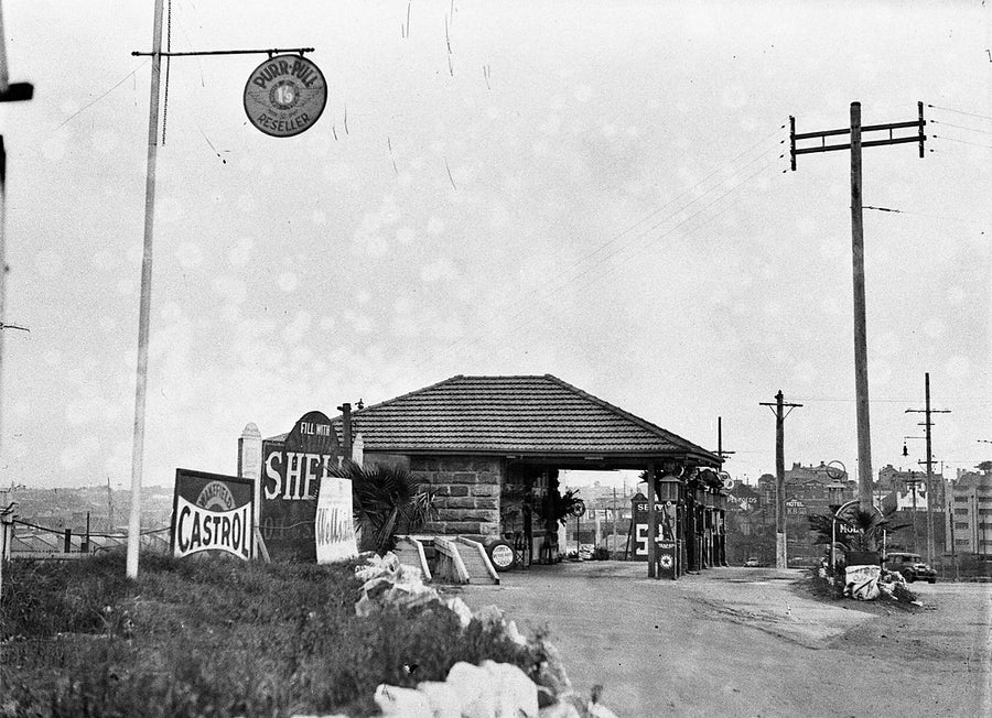 Purr Pull petrol reseller, Blackwattle Bay, Glebe — photograph, from Blackwattle Bay Park, circa 1930
