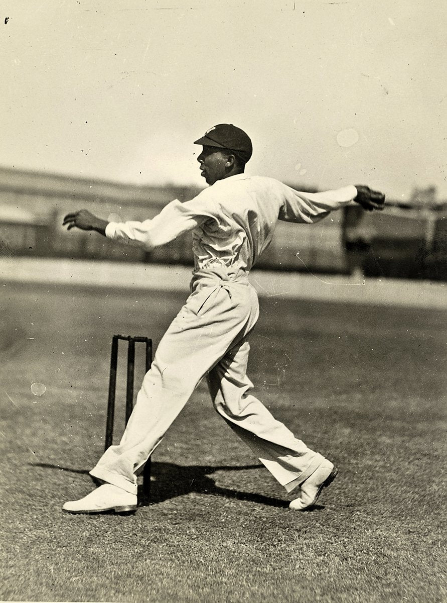 Learie Constantine bowling at the Sydney Cricket Ground — photograph, from Sydney Cricket Ground, circa 1937