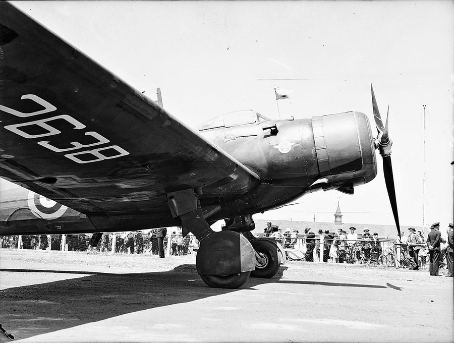 Vickers Wellesley L2638 at Mascot aerodrome, 1938 — photograph, from Departure Plaza, circa 1938