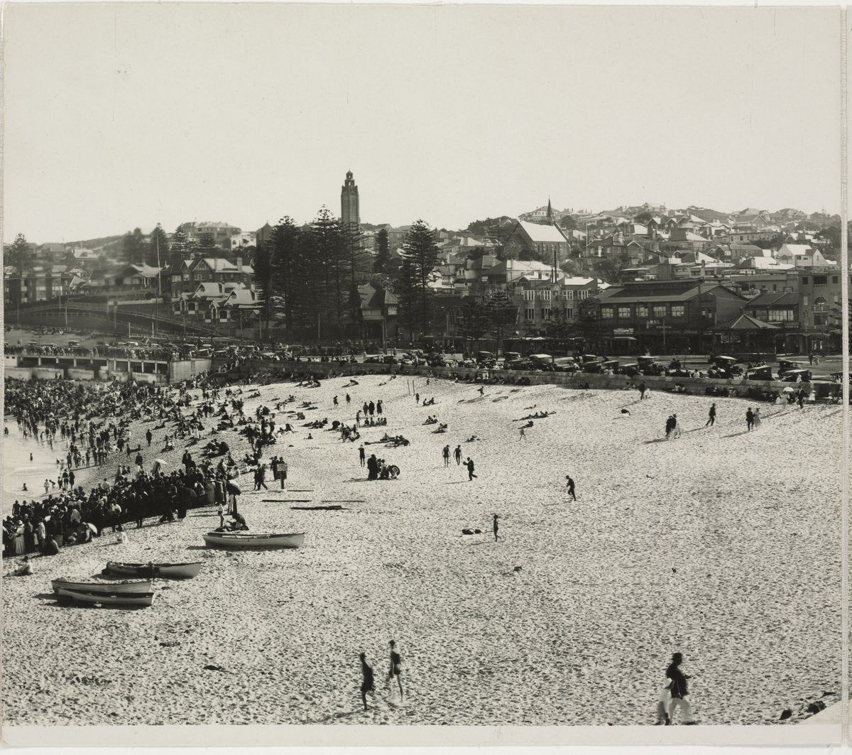 Crowds on Coogee Beach, 1922 — photograph, from Coogee Beach, Coogee, circa 1922