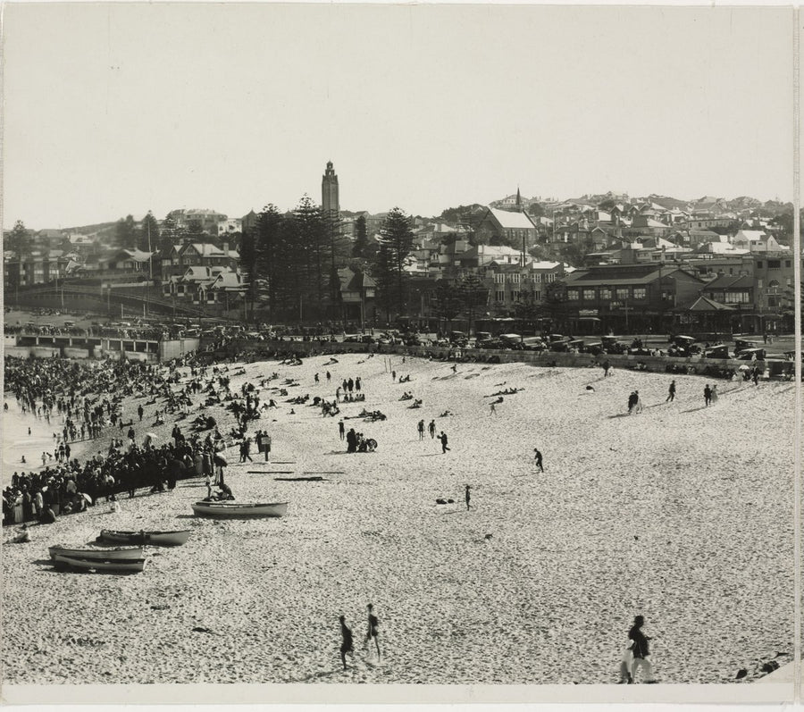 Crowds on Coogee Beach, 1922 — photograph, from Coogee Beach, Coogee, circa 1922