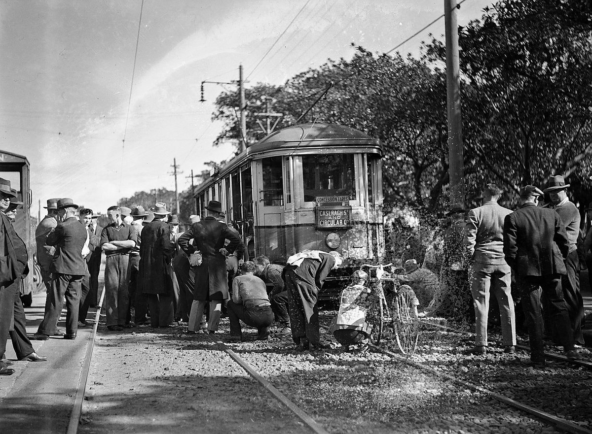 Derailed North Bondi tram, Sydney, 1934 — photograph, circa 1934