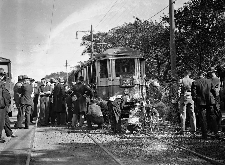Derailed North Bondi tram, Sydney, 1934 — photograph, circa 1934