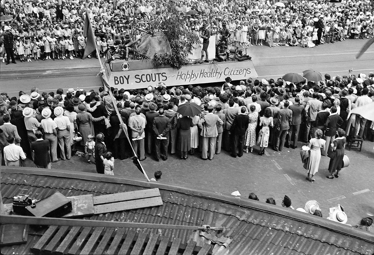 Boy Scouts float, Commonwealth Golden Jubilee procession, Sydney, 1951 — photograph, from Sydney Town Hall, circa 1951