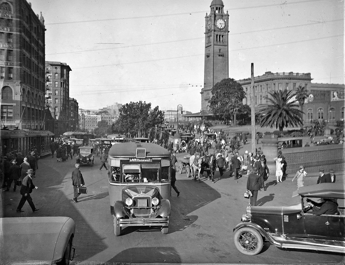Canterbury-bound bus among traffic at Railway Square — photograph, from Pitt Street, circa 1927