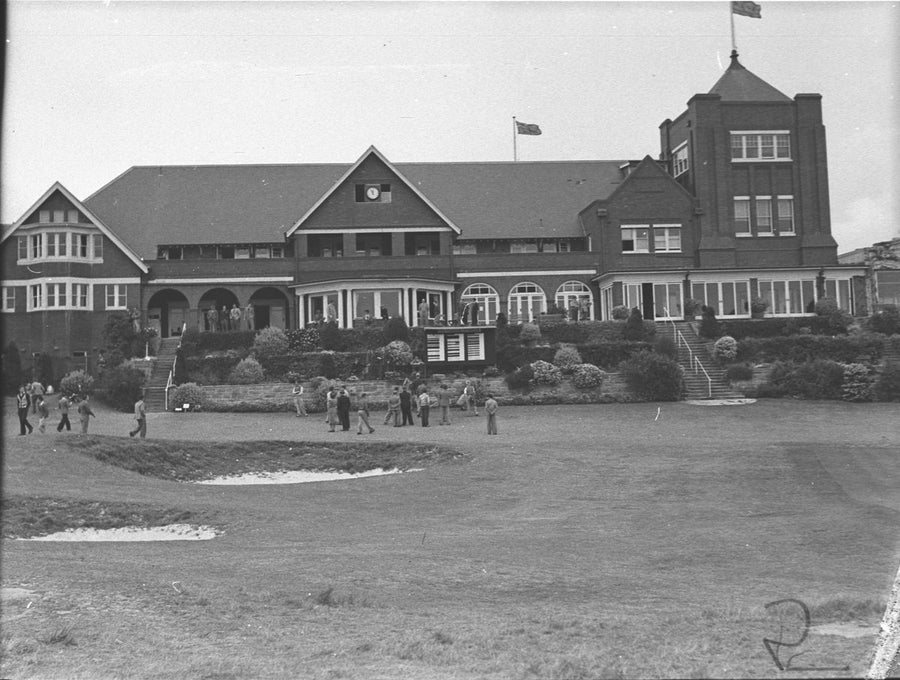 Royal Sydney Golf Club clubhouse during the 1946 championship — photograph, from Royal Sydney Golf Club, Rose Bay, NSW, circa 1946