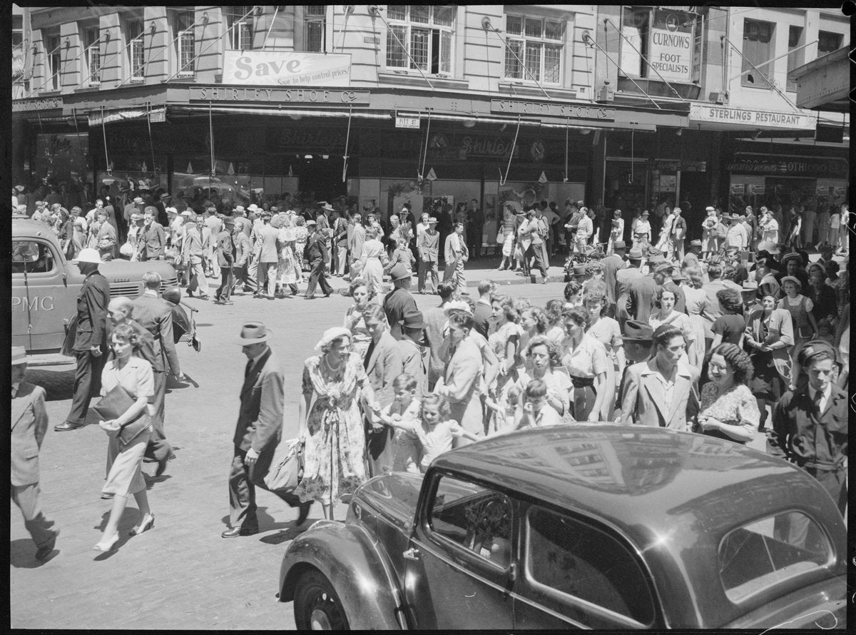 Pitt Street crowds outside Shirley Shoe Co — photograph, from Pitt Street, Sydney, circa 1949