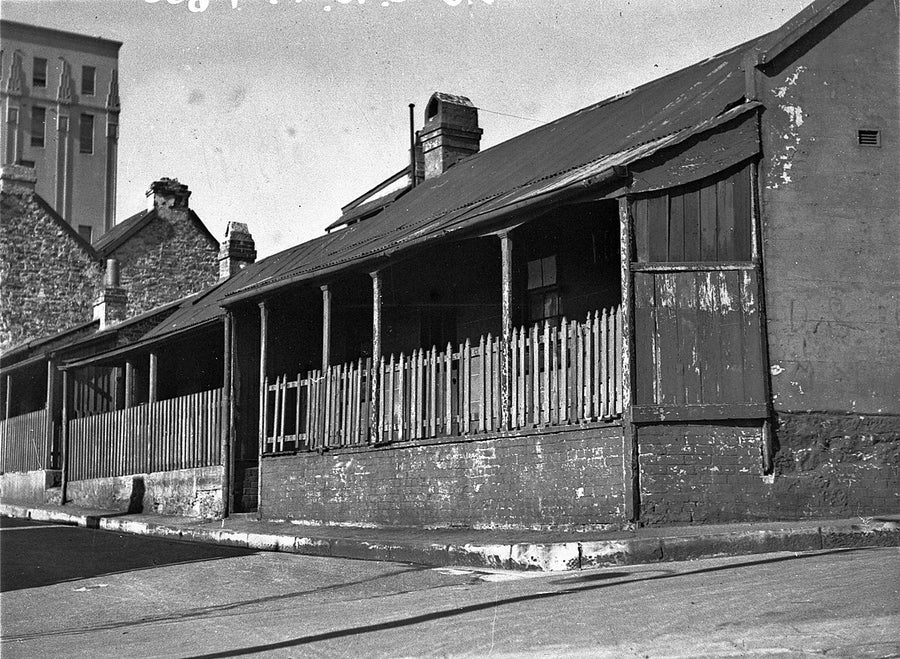 Verandah-fronted cottages on a street corner, Surry Hills or Redfern, 1930 — photograph, circa 1930