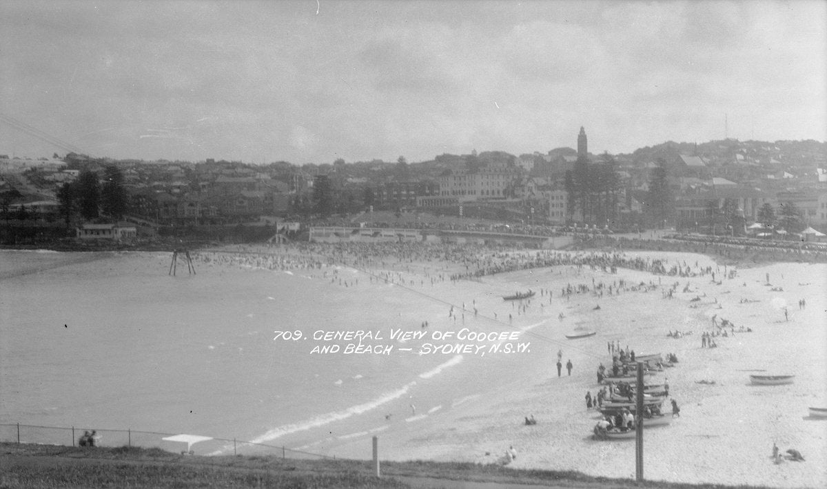 Crowds on Coogee Beach, Sydney — photograph, from Coogee Beach, circa 1928