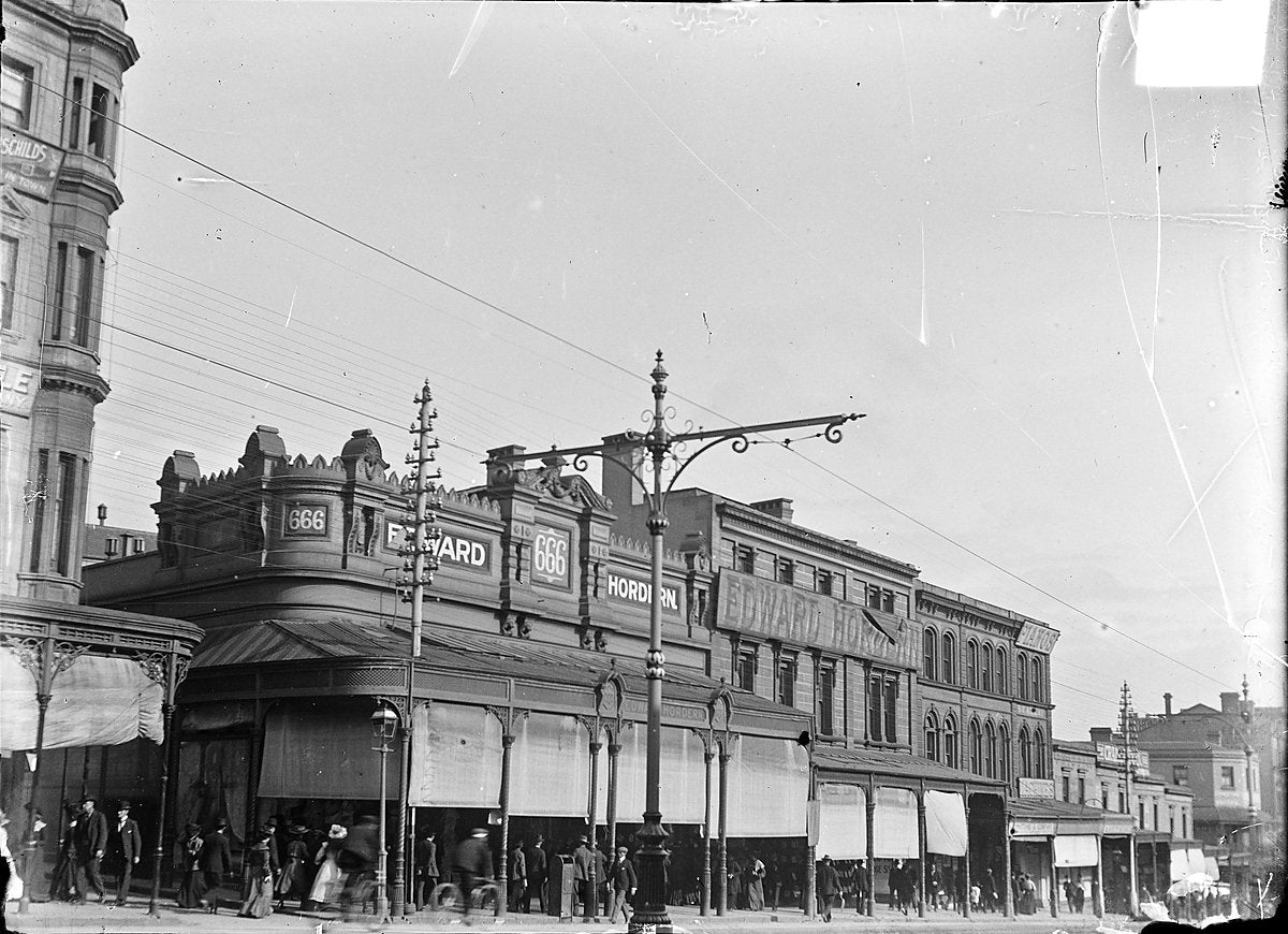 Edward Hordern's corner store, 666 George Street, Sydney — photograph, circa 1900