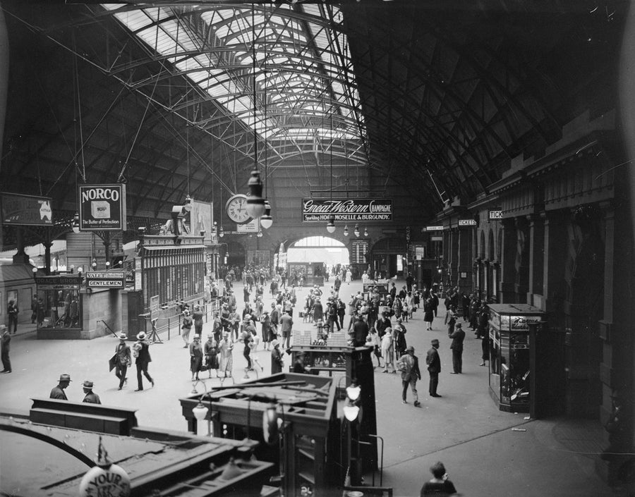 Central Railway Station concourse, Sydney — photograph, from Quay Street, circa 1927