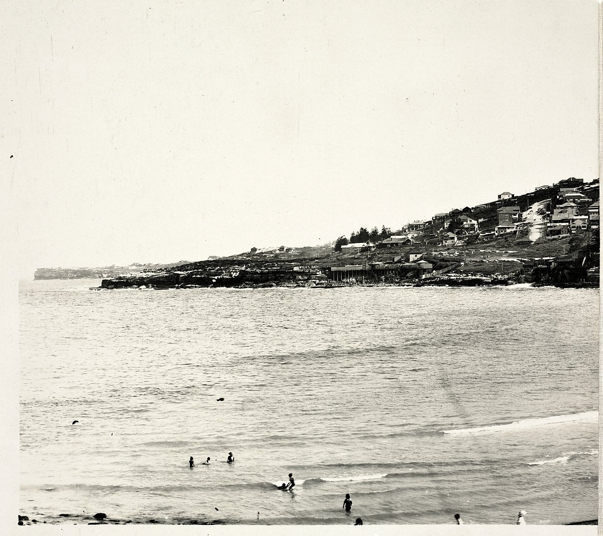 Coogee Beach and Wylie's Baths seen from the north — photograph, from Coogee Beach, 1922