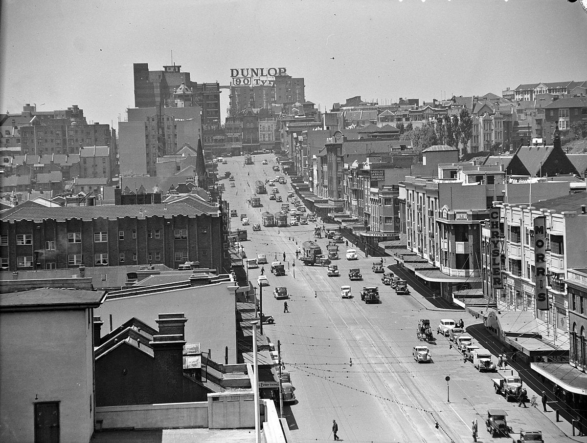 William Street, Sydney, looking east toward Kings Cross — photograph, from William Street, circa 1937