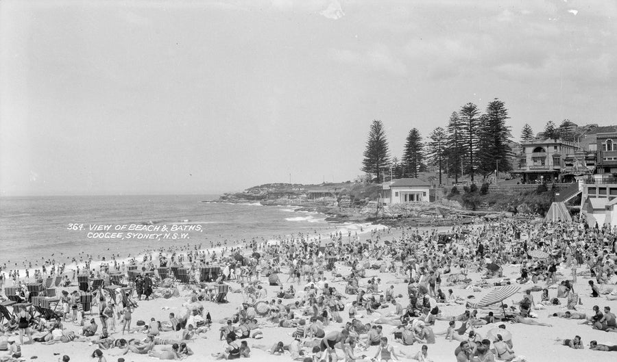 Coogee Beach and baths, crowded shoreline, ca. 1928–1932 — photograph, from Coogee Beach, circa 1928