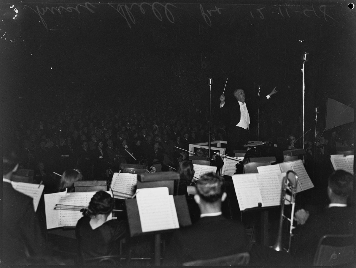 Orchestra and audience at the North Sydney Music Shell, 1948 — photograph, from North Sydney Music Shell, St Leonards Park, North Sydney, circa 1948