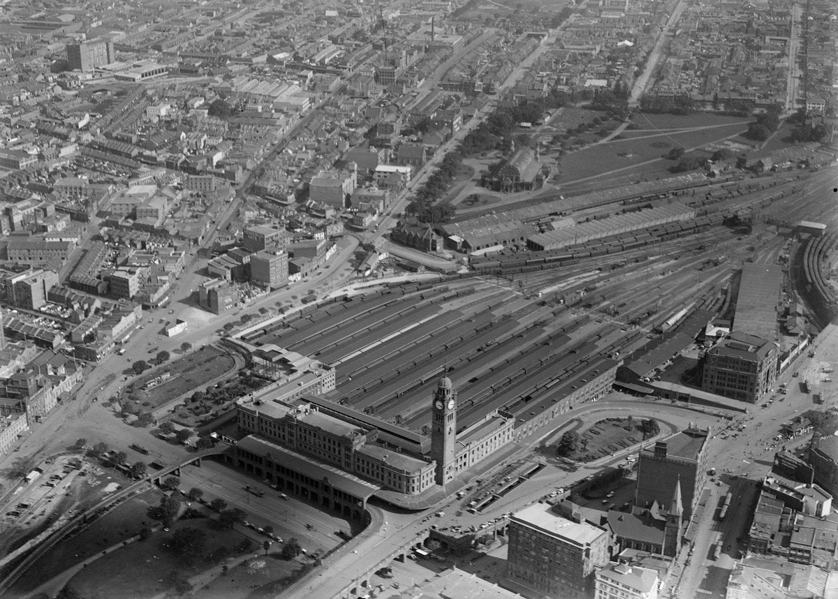 Central railway station, Sydney, from the air — photograph, from Eddy Avenue, circa 1920