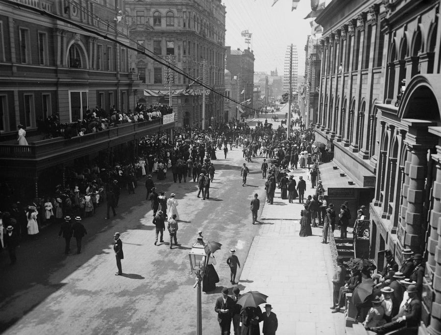 Pitt Street looking north from the Royal Exchange, Sydney — photograph, from Pitt Street, circa 1900