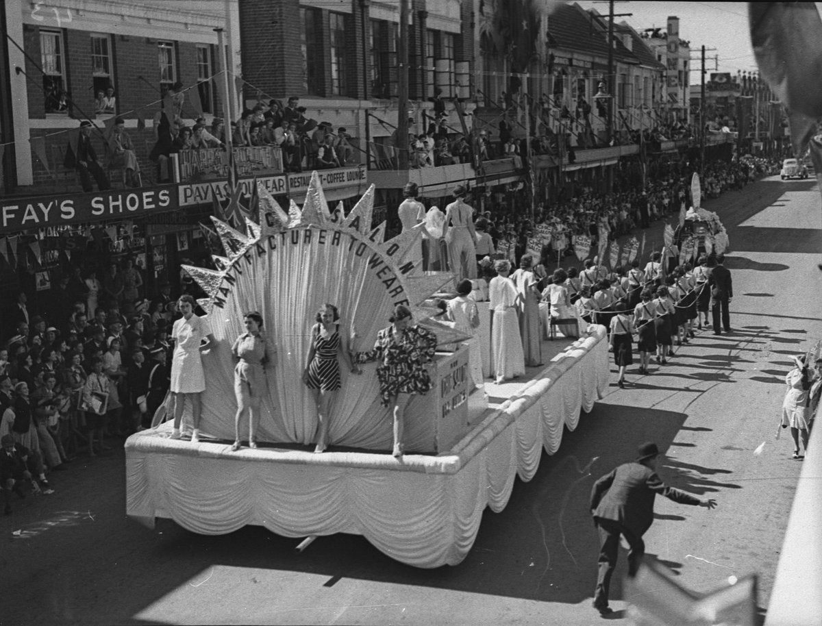 Chic Salon float in the Parramatta sesquicentenary procession, Church Street — photograph, from Church Street, Parramatta, NSW, circa 1938