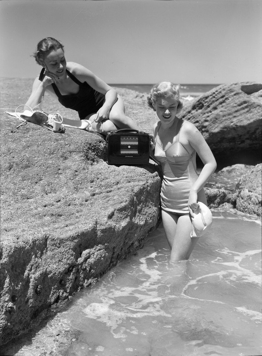 AWA Radiola advertising shoot, Tamarama, 1951 — photograph, from Tamarama Beach, circa 1951