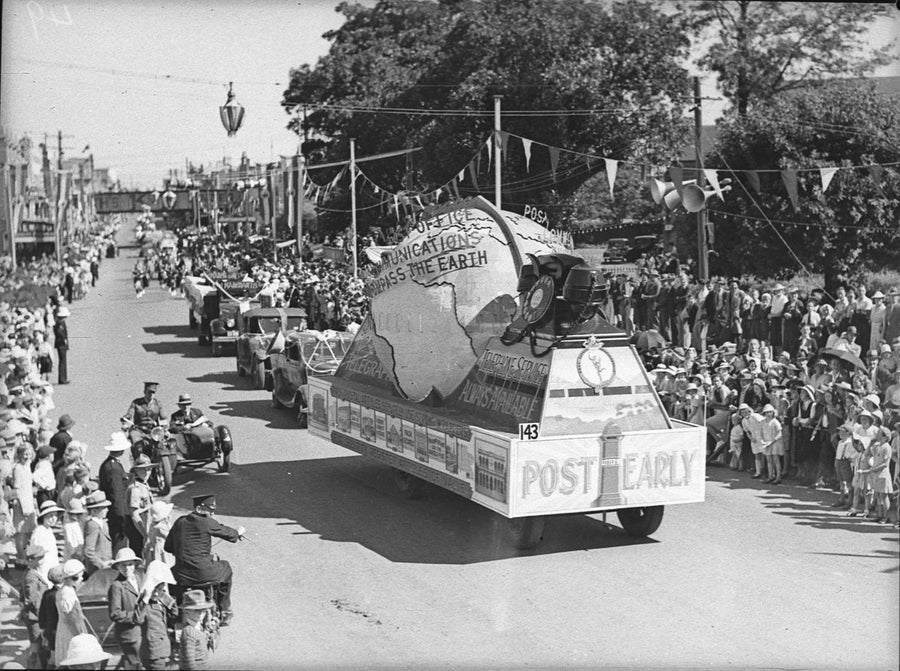 Post Office communications float, Sesquicentenary parade, Parramatta — photograph, from Parramatta, circa 1938