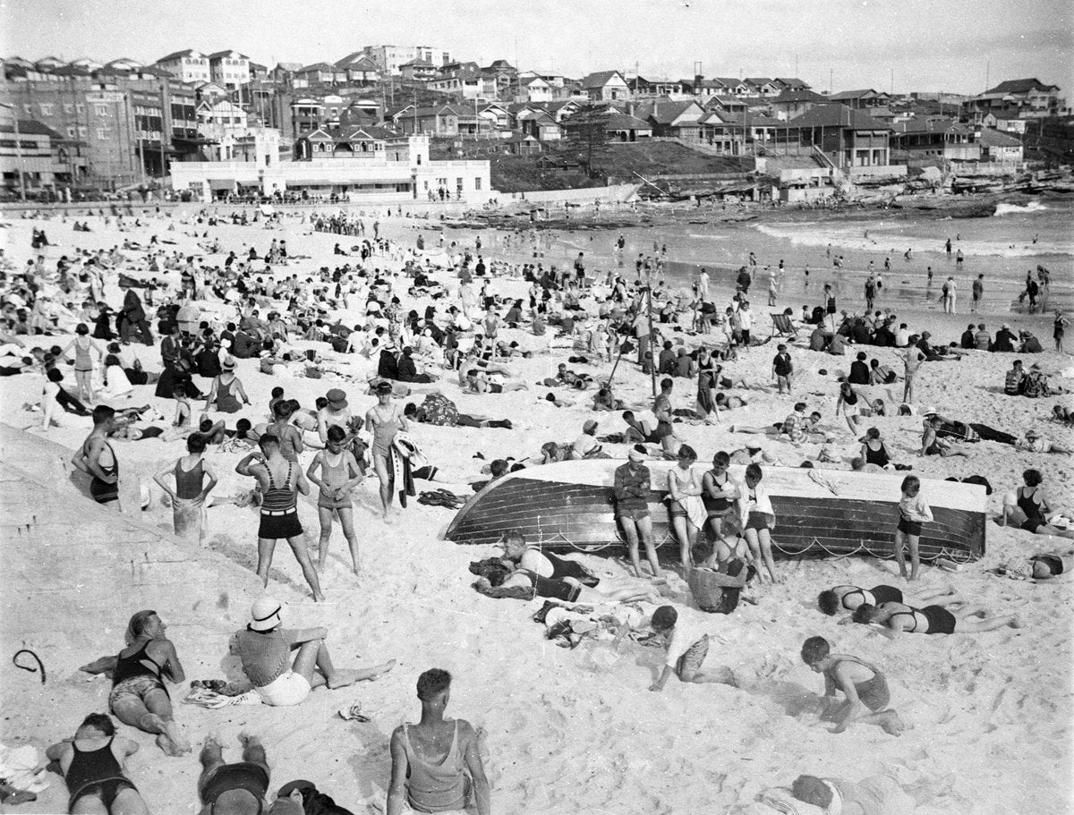 Bathers fill the sand at North Bondi Beach — photograph, from Campbell Parade, circa 1932