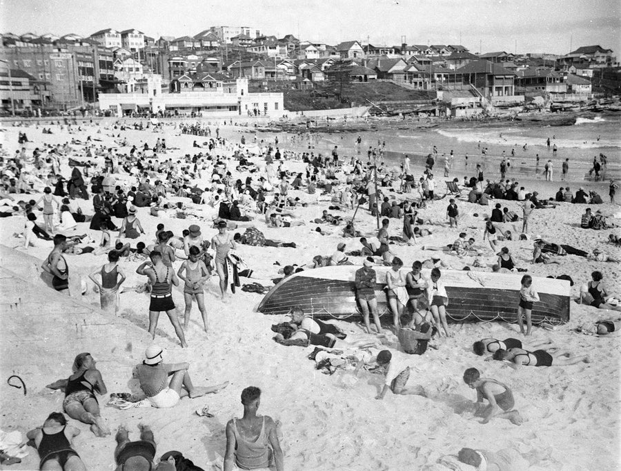 Bathers fill the sand at North Bondi Beach — photograph, from Campbell Parade, circa 1932