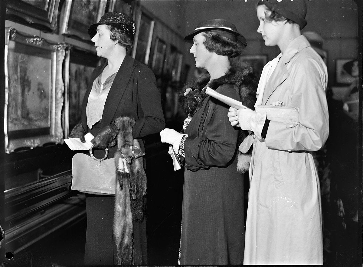 Visitors studying paintings, National Art Gallery of New South Wales — photograph, from Art Gallery of New South Wales, circa 1935