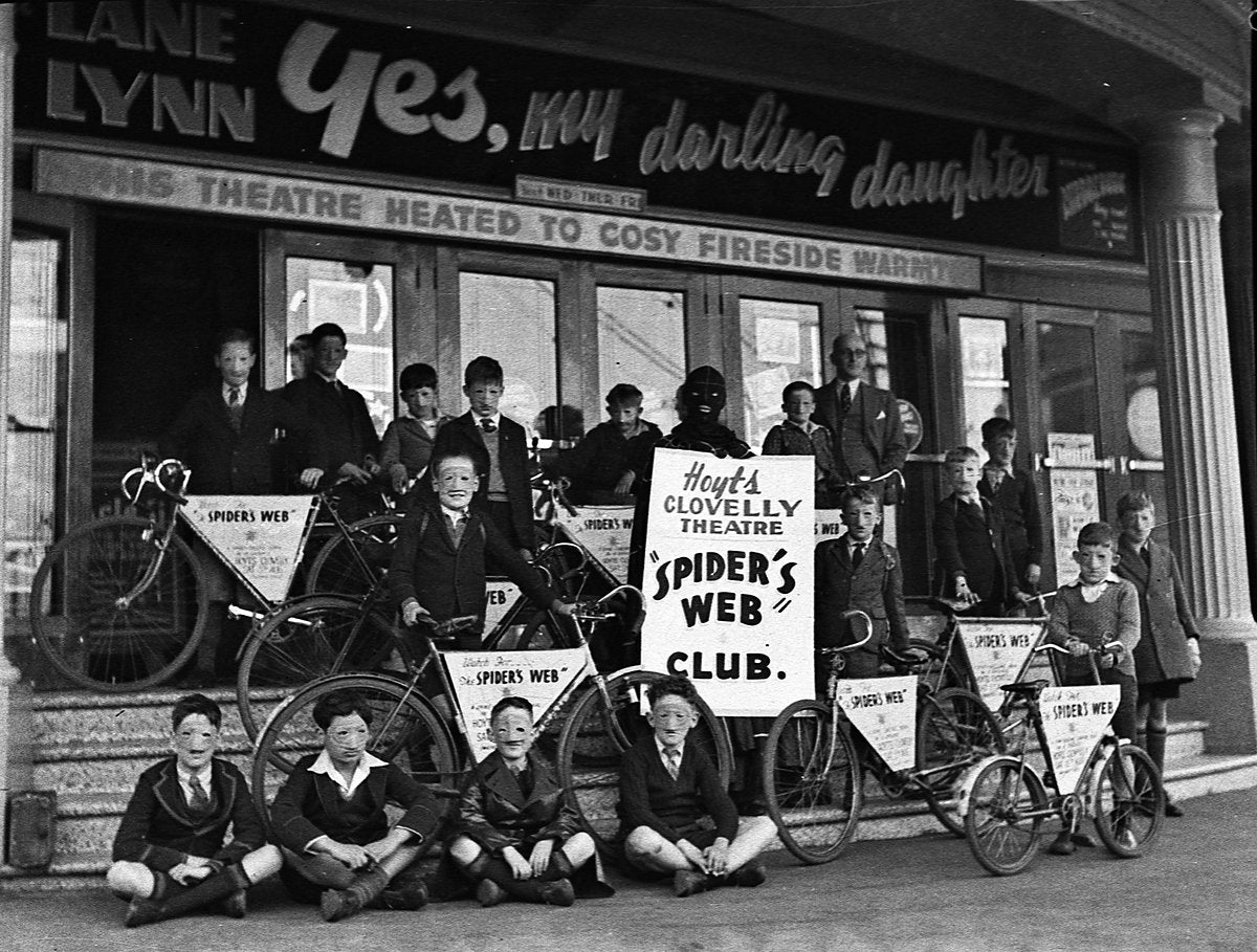 Spider's Web Club boys outside Hoyt's Clovelly Theatre — photograph, from Clovelly, 1939