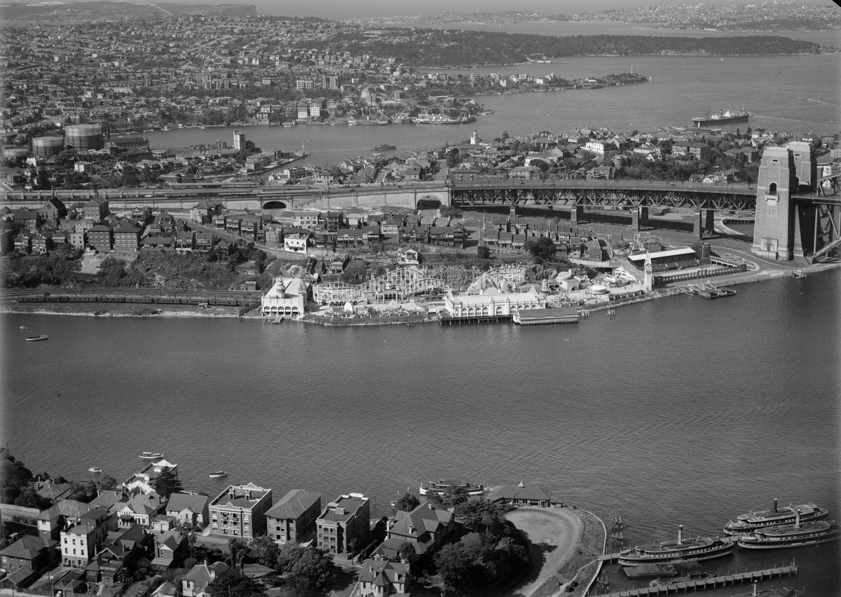 Luna Park and the Sydney Harbour Bridge, Milsons Point — photograph, from Luna Park, circa 1935