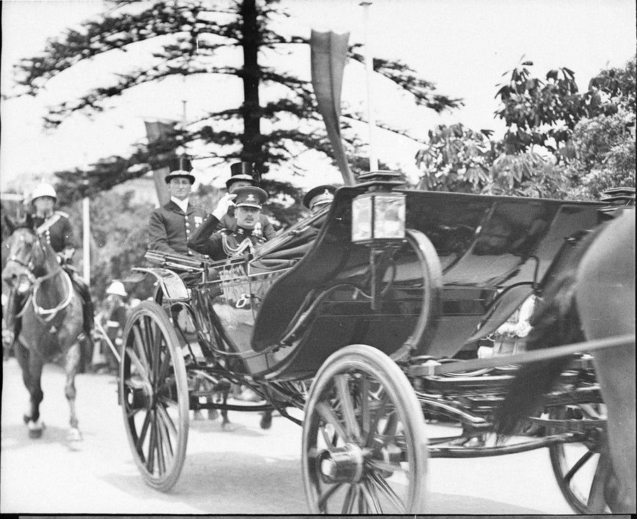 Duke of Gloucester saluting from a barouche, Government House, Sydney — photograph, from Government House, Sydney, circa 1934