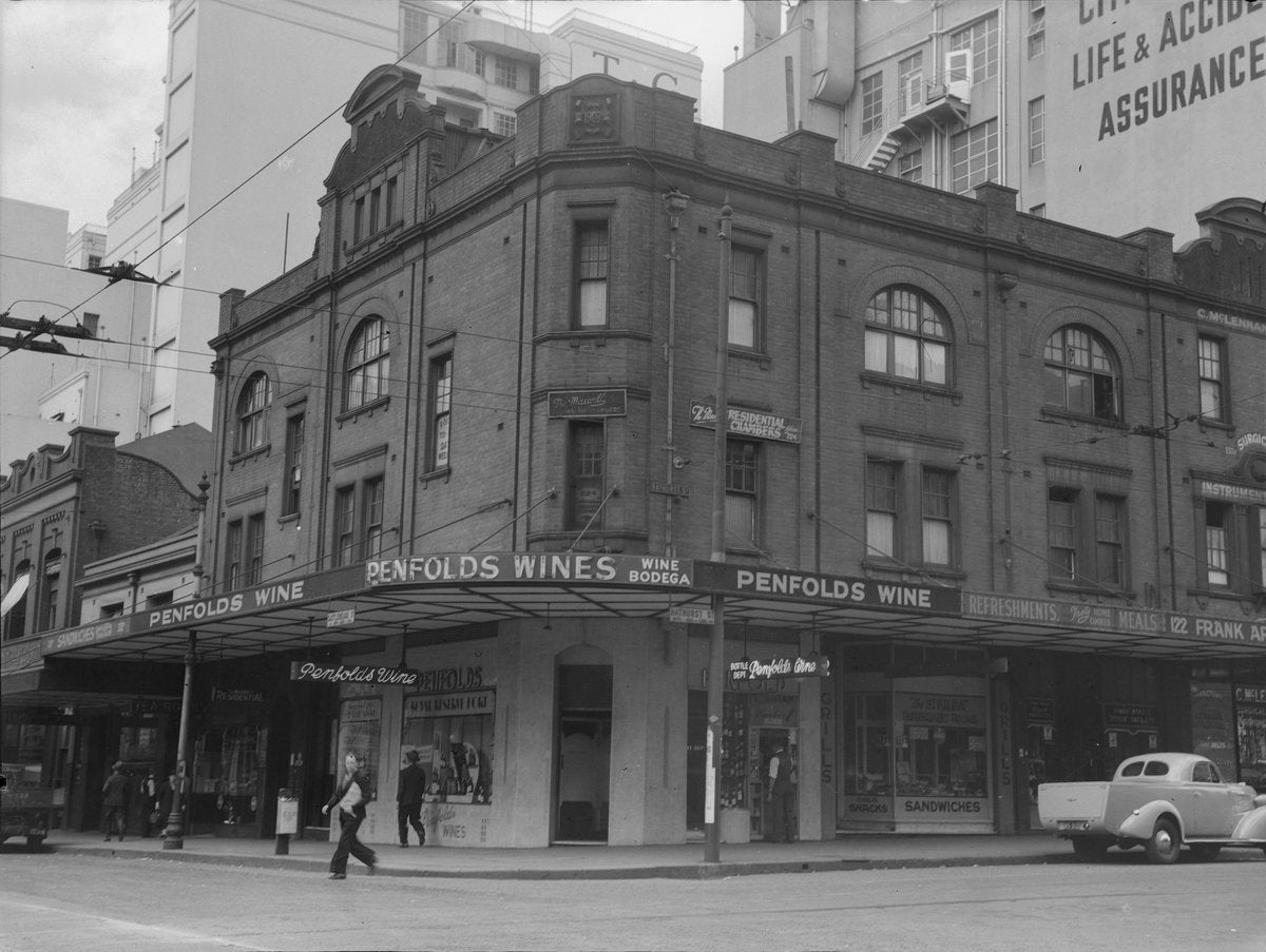 Penfolds wine bar on the corner of Bathurst and Castlereagh Streets, Sydney — photograph, from Castlereagh Street, circa 1938